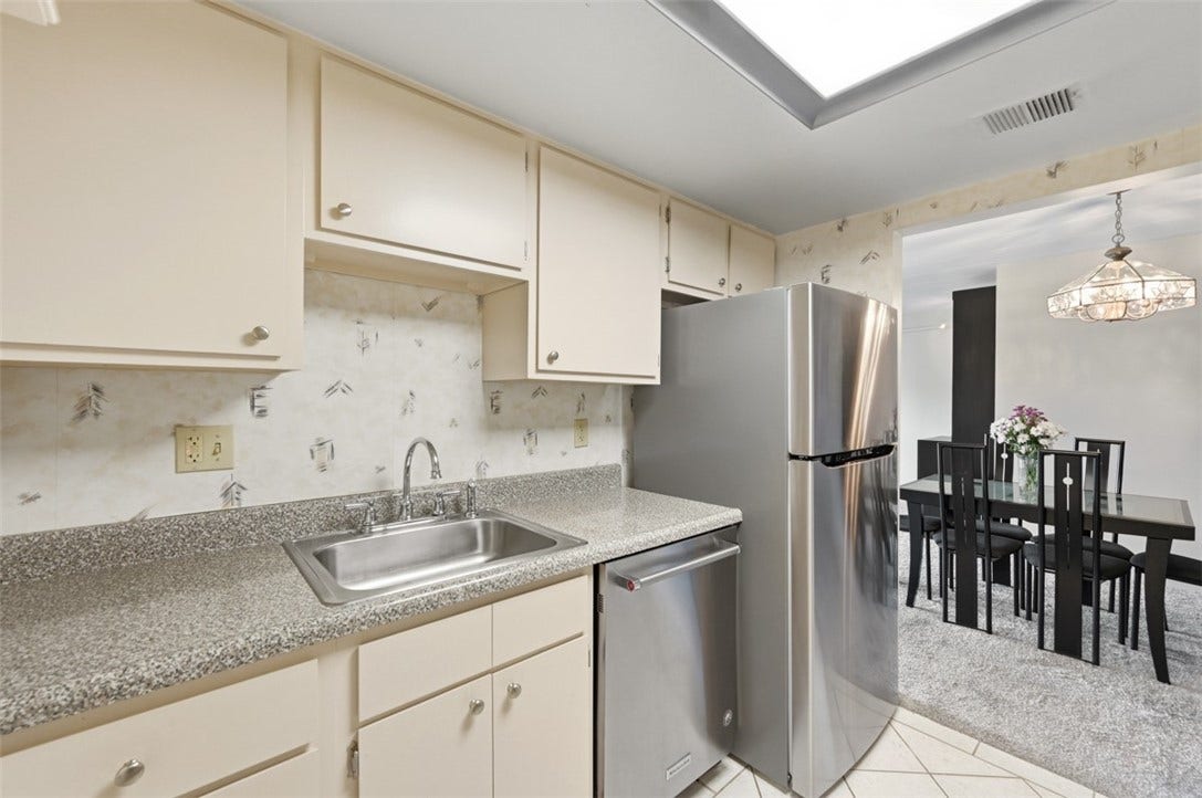 1400 Smokey Wood Dr, #601, Pittsburgh, PA 15218 1400 Smokey Wood Dr, #601, Pittsburgh, PA 15218