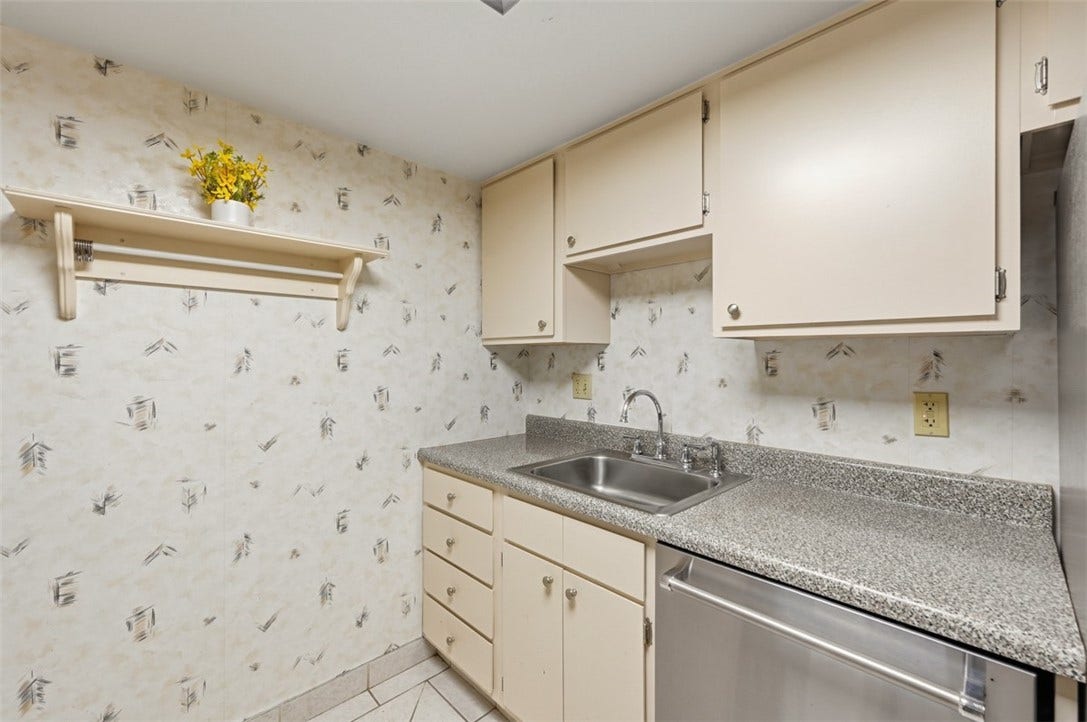 1400 Smokey Wood Dr, #601, Pittsburgh, PA 15218 1400 Smokey Wood Dr, #601, Pittsburgh, PA 15218