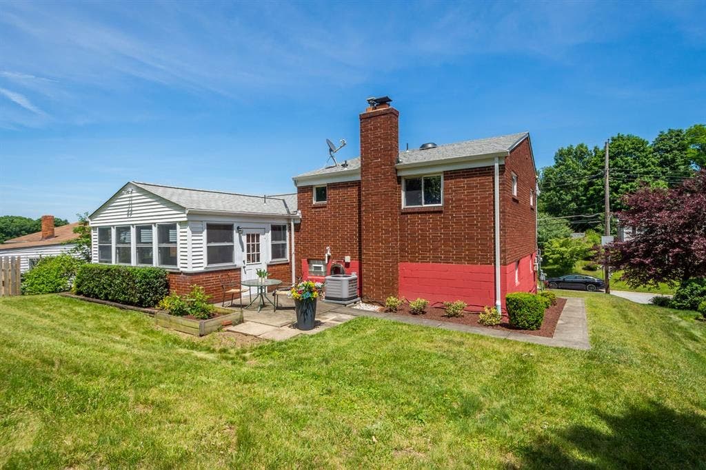5464 California, Bethel Park, PA 15102