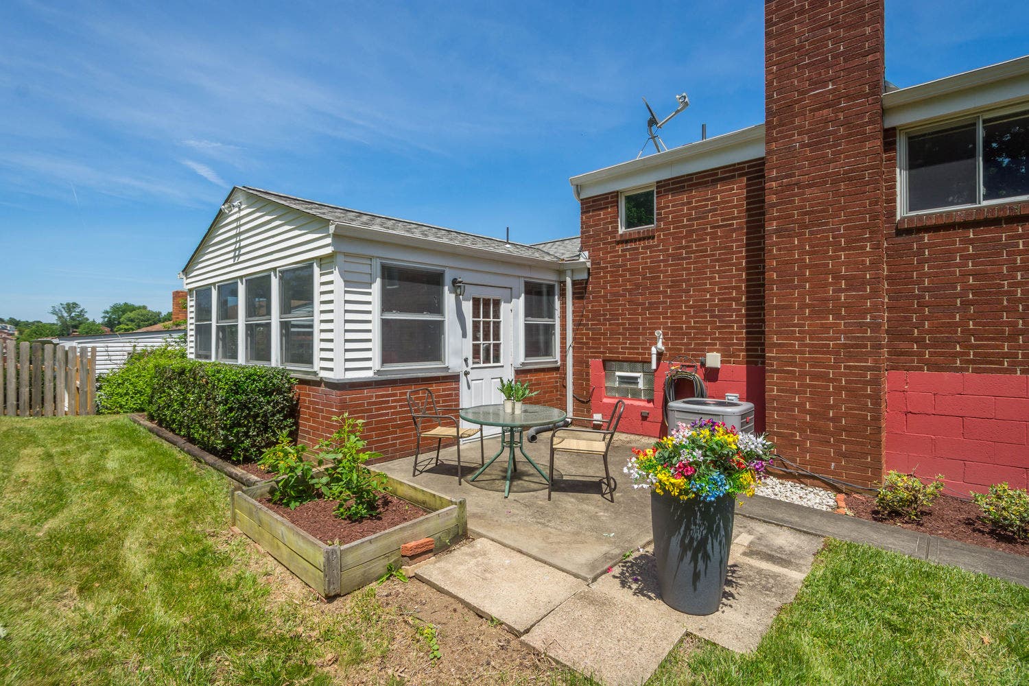 5464 California, Bethel Park, PA 15102