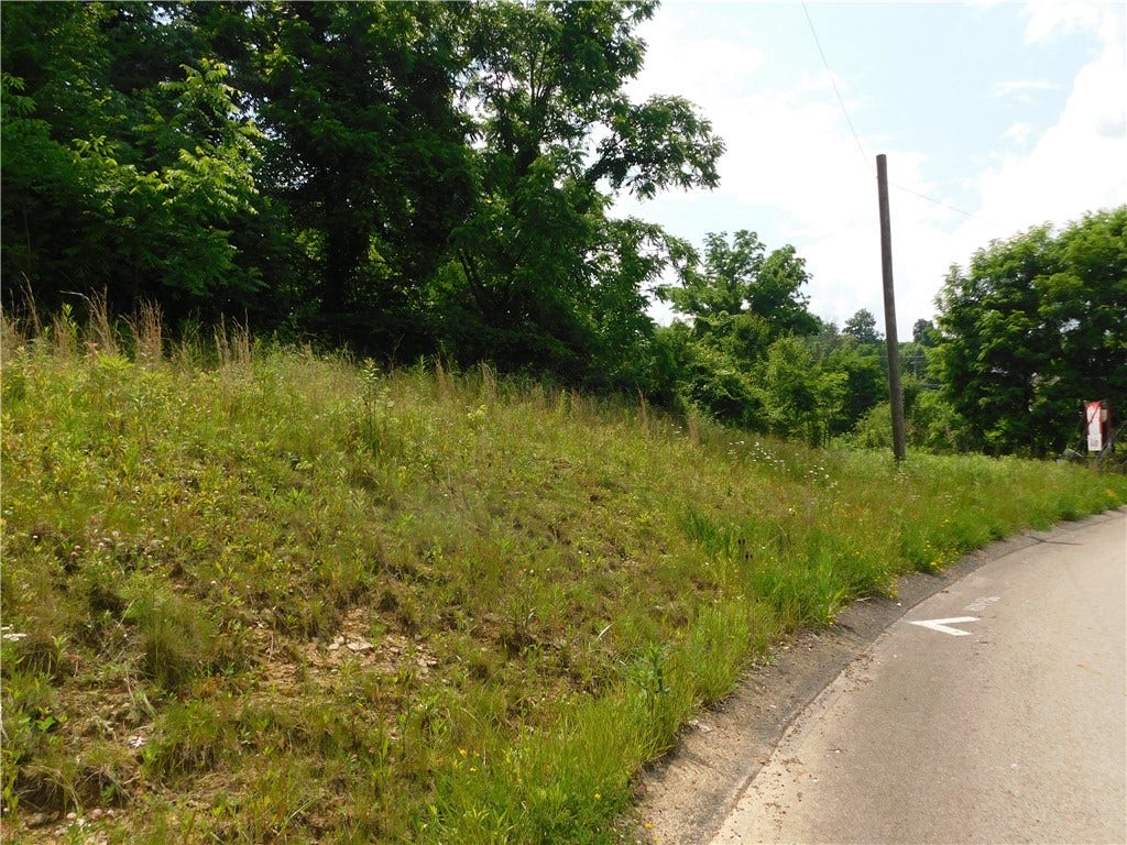 329 McClellandtown Road, Uniontown, PA 15401