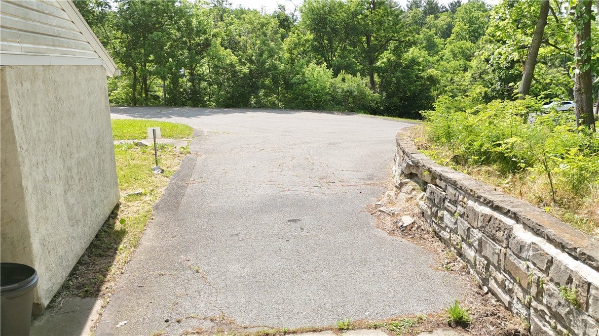 5347 Brightwood Rd, Bethel Park, PA 15102