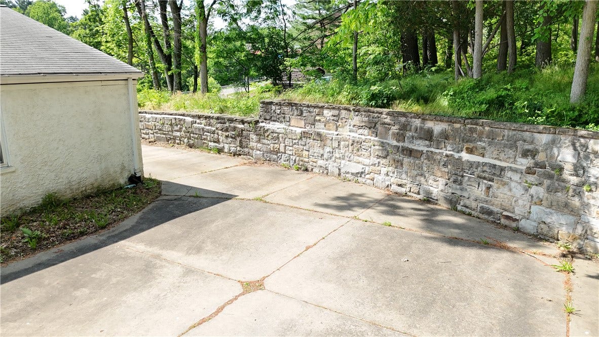 5347 Brightwood Rd, Bethel Park, PA 15102