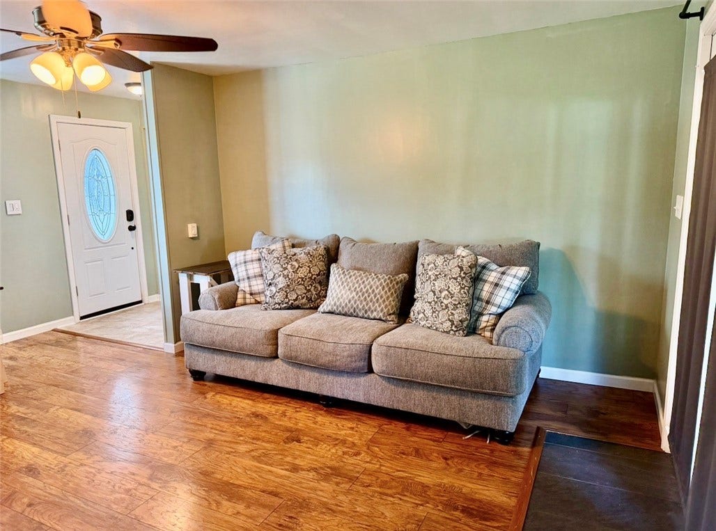 2322 W Belmont Ave, Washington, PA 15301