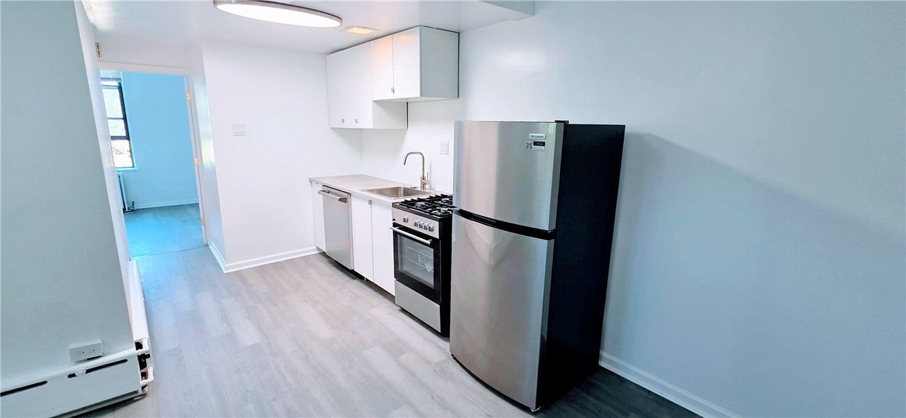 659 Maryland Ave, Shadyside, PA 15232 unit 2 kitchen