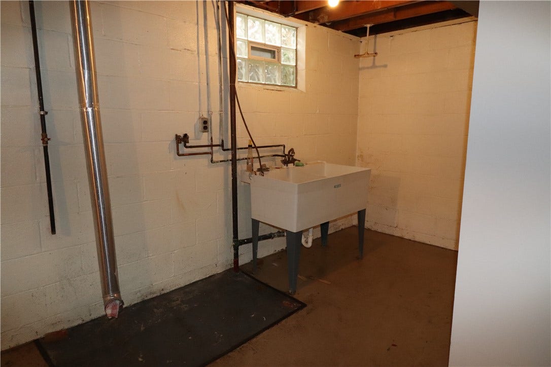 Large laundry area.