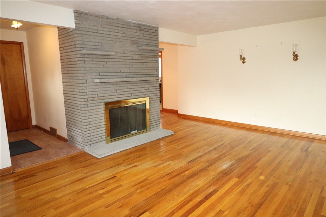 Look at those beautiful hardwood floors!