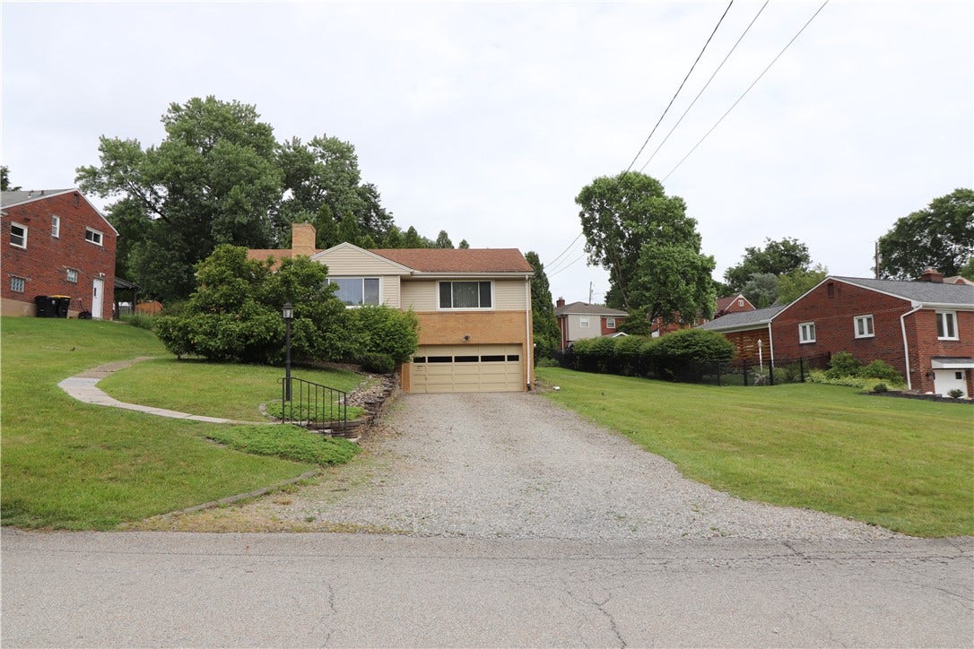 277 Oaklyn Rd, Bethel Park, PA 15102