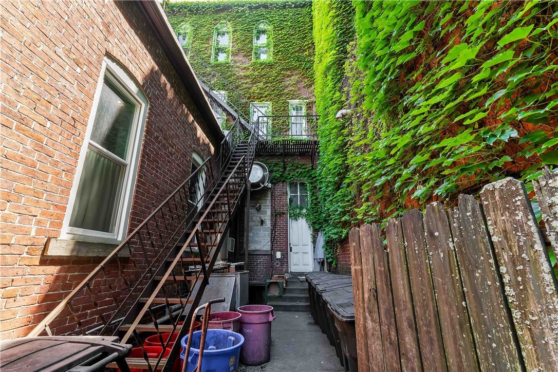 84 W Main St, Uniontown, PA 15401