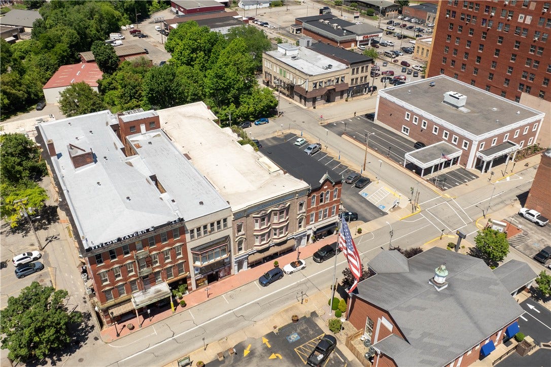 84 W Main St, Uniontown, PA 15401