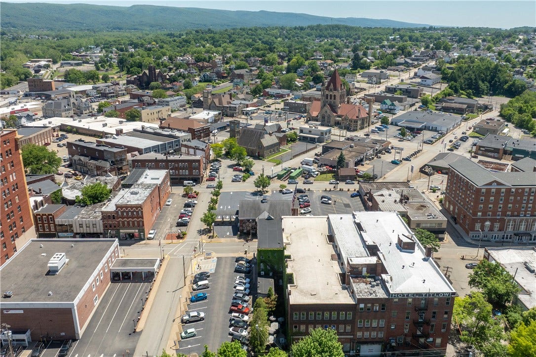 84 W Main St, Uniontown, PA 15401