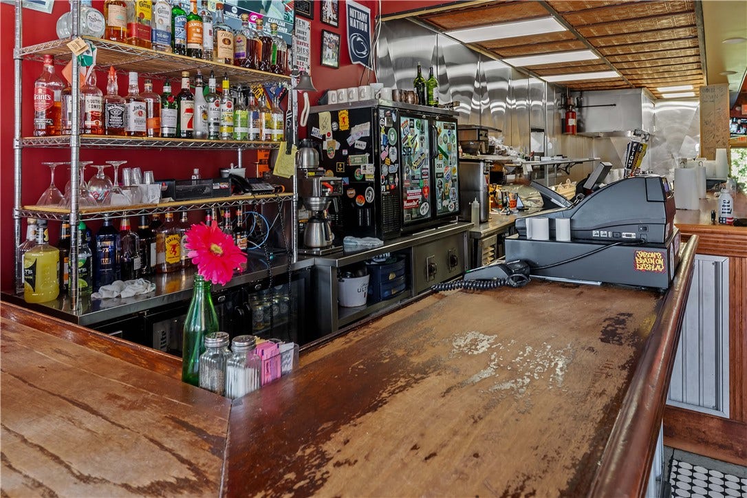 84 W Main St, Uniontown, PA 15401