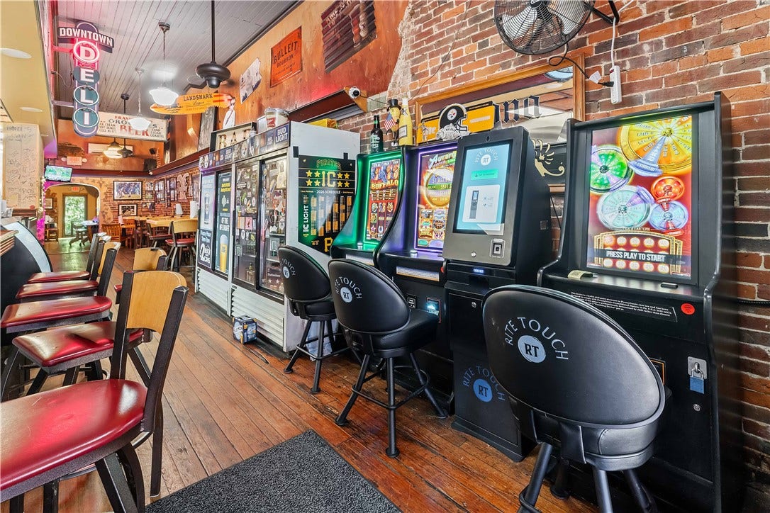 84 W Main St, Uniontown, PA 15401