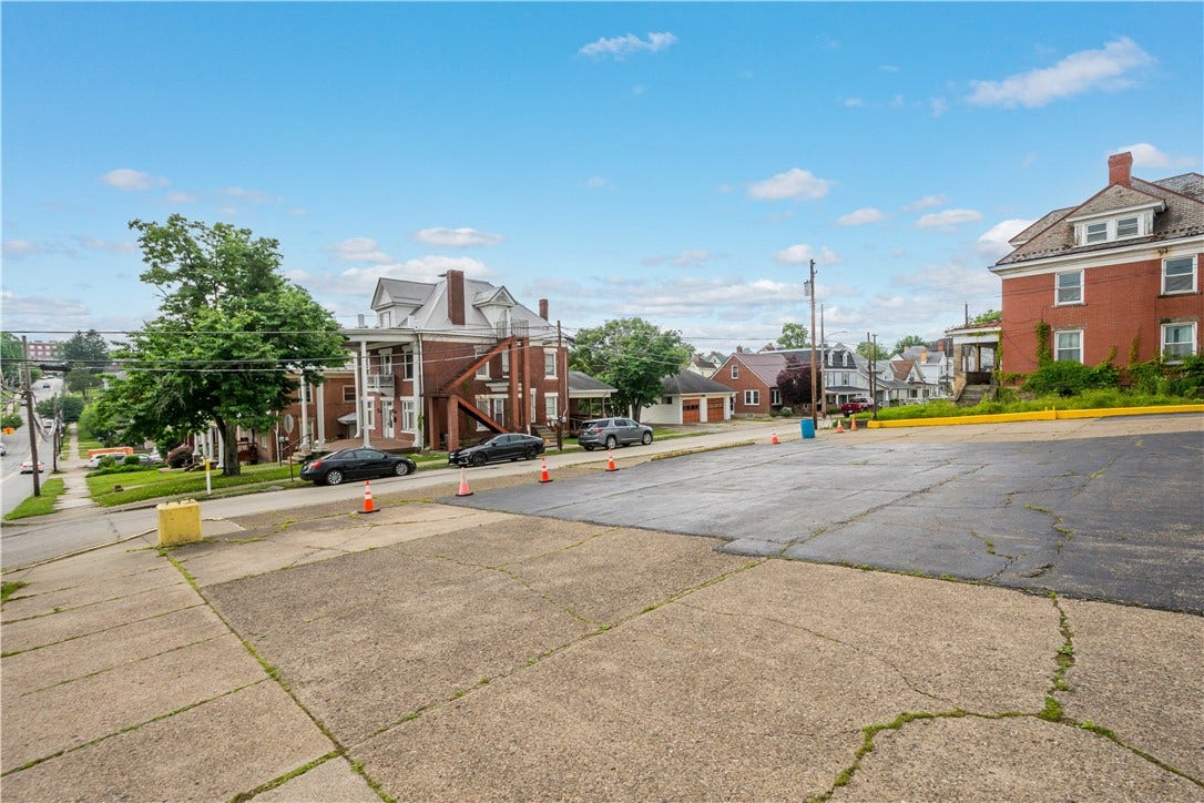 595 N Main Street, Washington, PA 15301