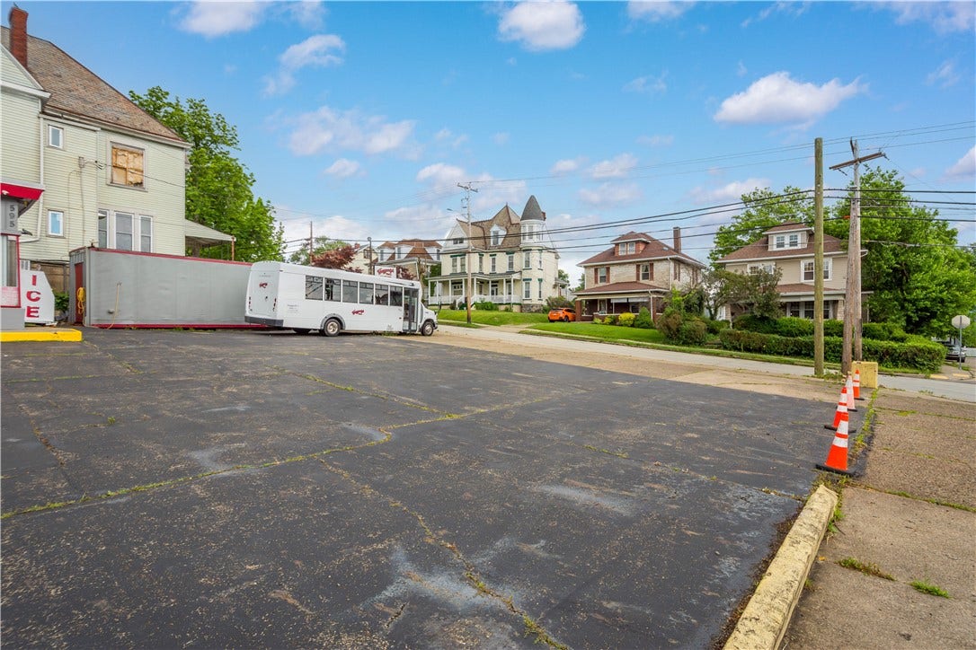 595 N Main Street, Washington, PA 15301