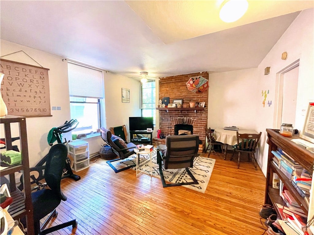 659 Maryland Ave, Shadyside, PA 15232 unit 3 (a one bedroom unit) living area