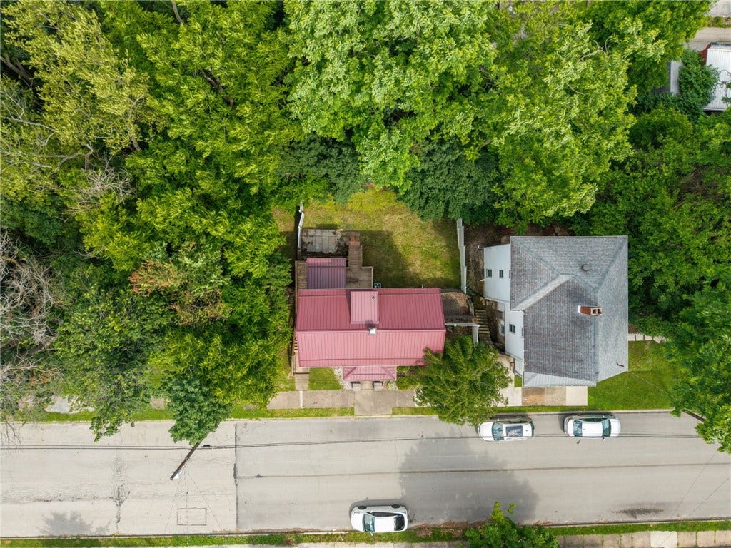 745 Sidney St, Greensburg, PA 15601