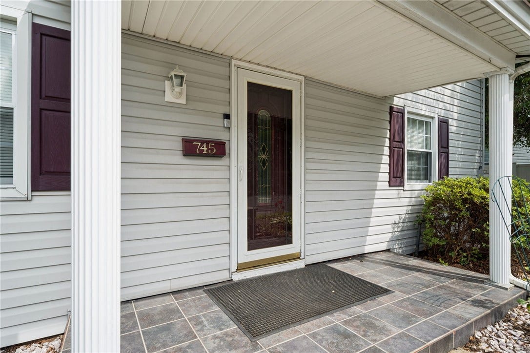 745 Sidney St, Greensburg, PA 15601