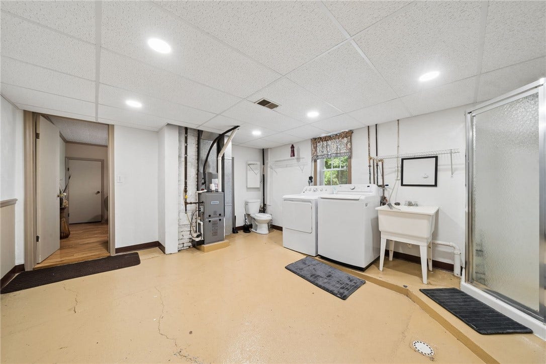 745 Sidney St, Greensburg, PA 15601