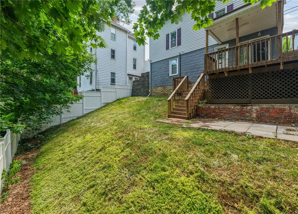 745 Sidney St, Greensburg, PA 15601