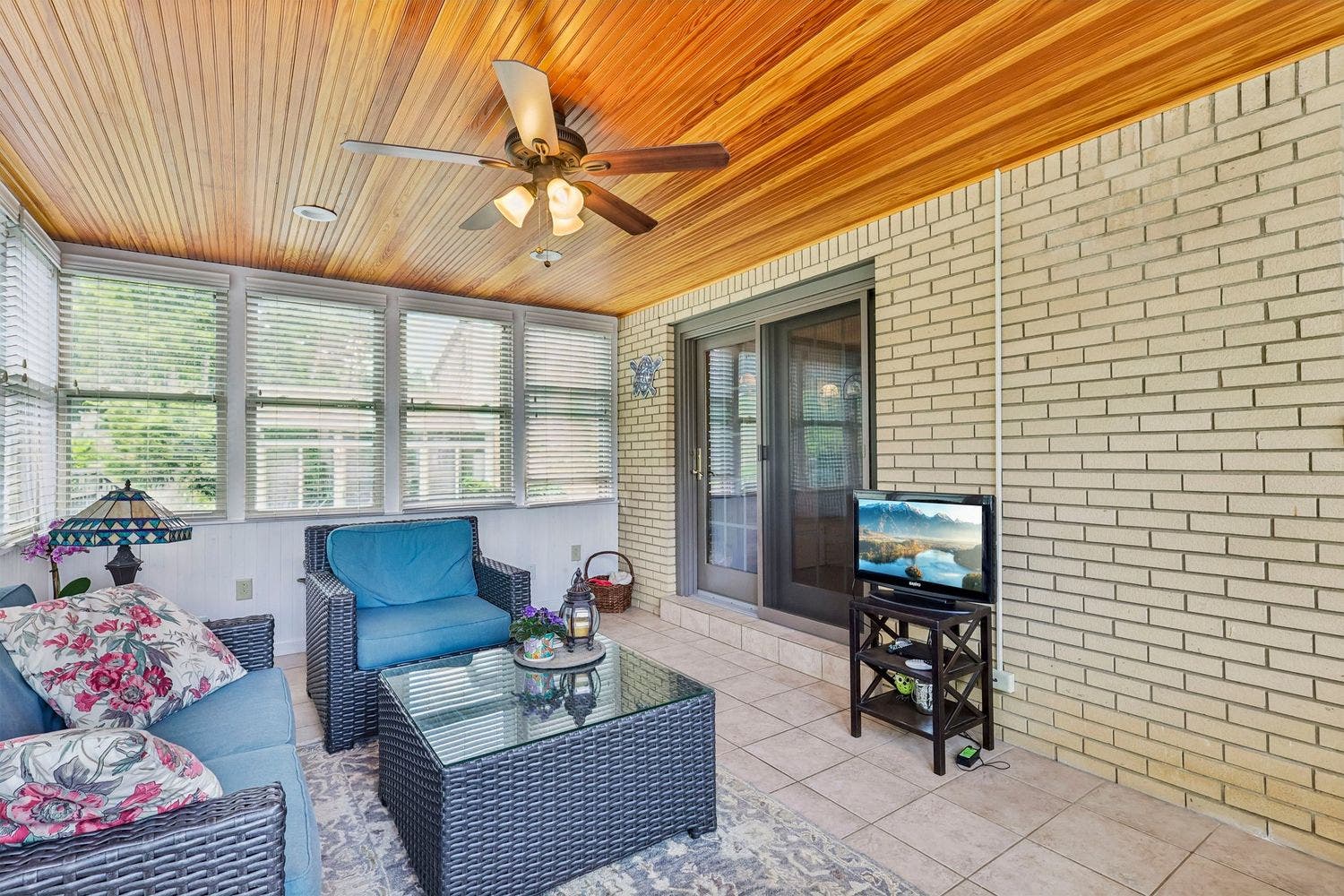 1140 Grouse Run Road, Bethel Park, PA 15102
