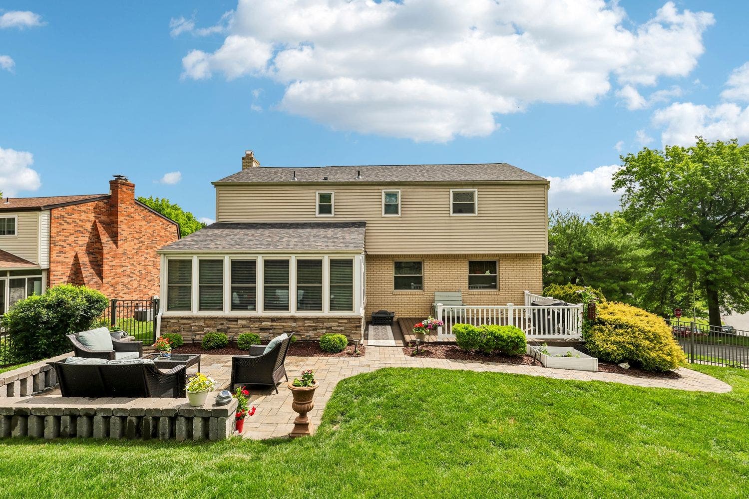 1140 Grouse Run Road, Bethel Park, PA 15102