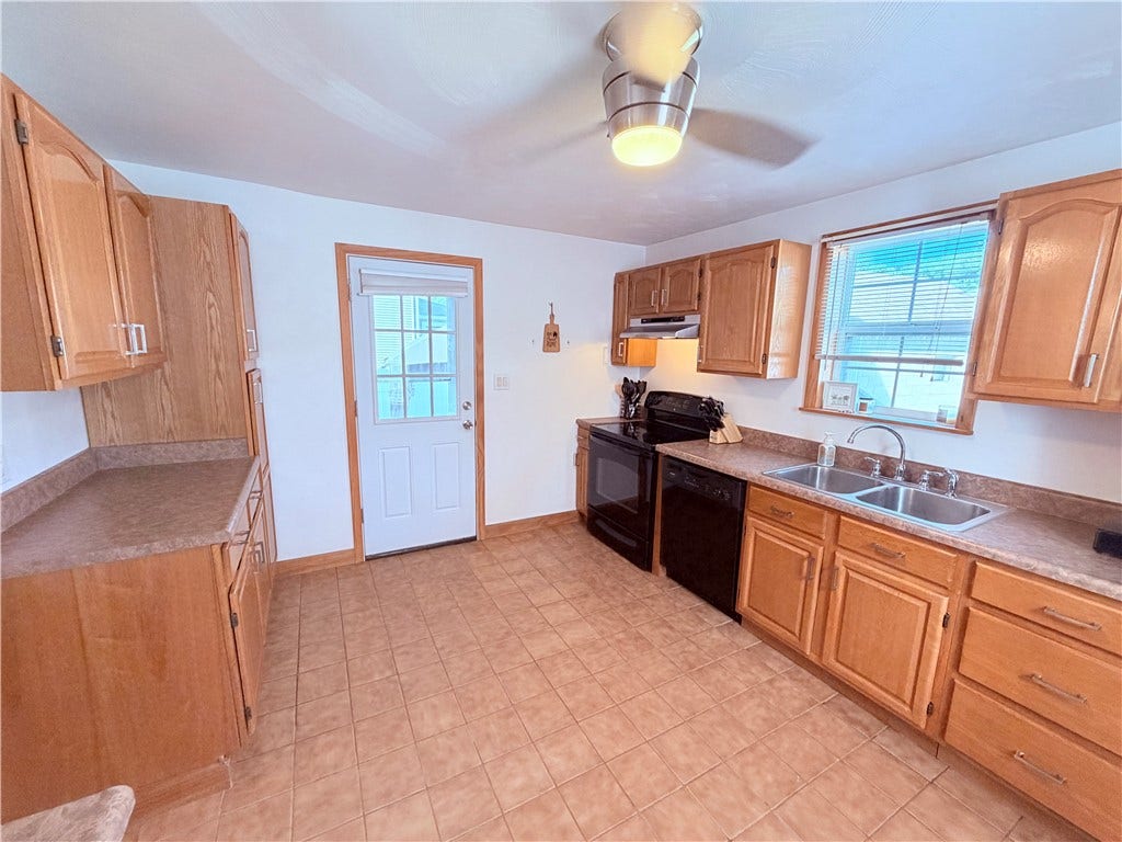 2067 Broadway Ave, Greensburg, PA 15601