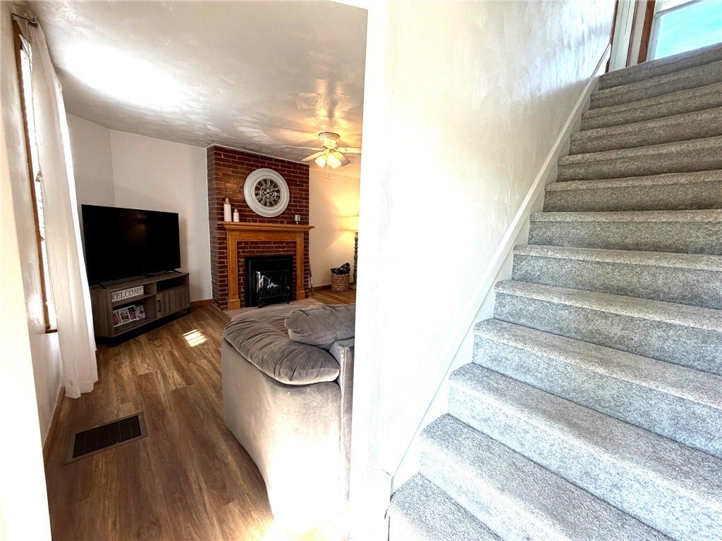 2067 Broadway Ave, Greensburg, PA 15601