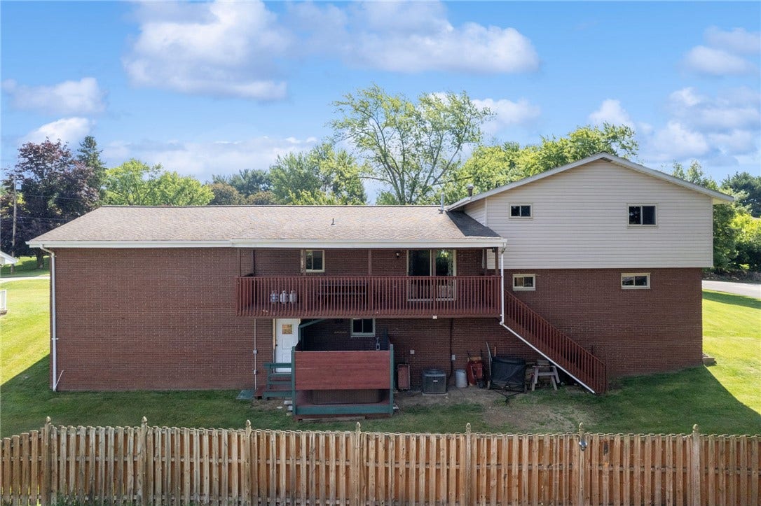 170 Summit Dr, Irwin, PA 15642