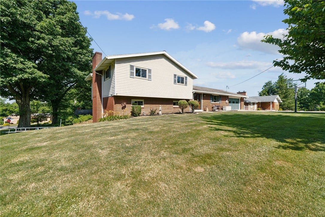170 Summit Dr, Irwin, PA 15642 170 Summit Dr, Irwin, PA 15642
