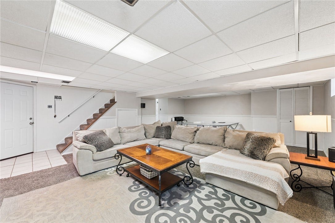 13301 Sylvia Dr, Irwin, PA 15642