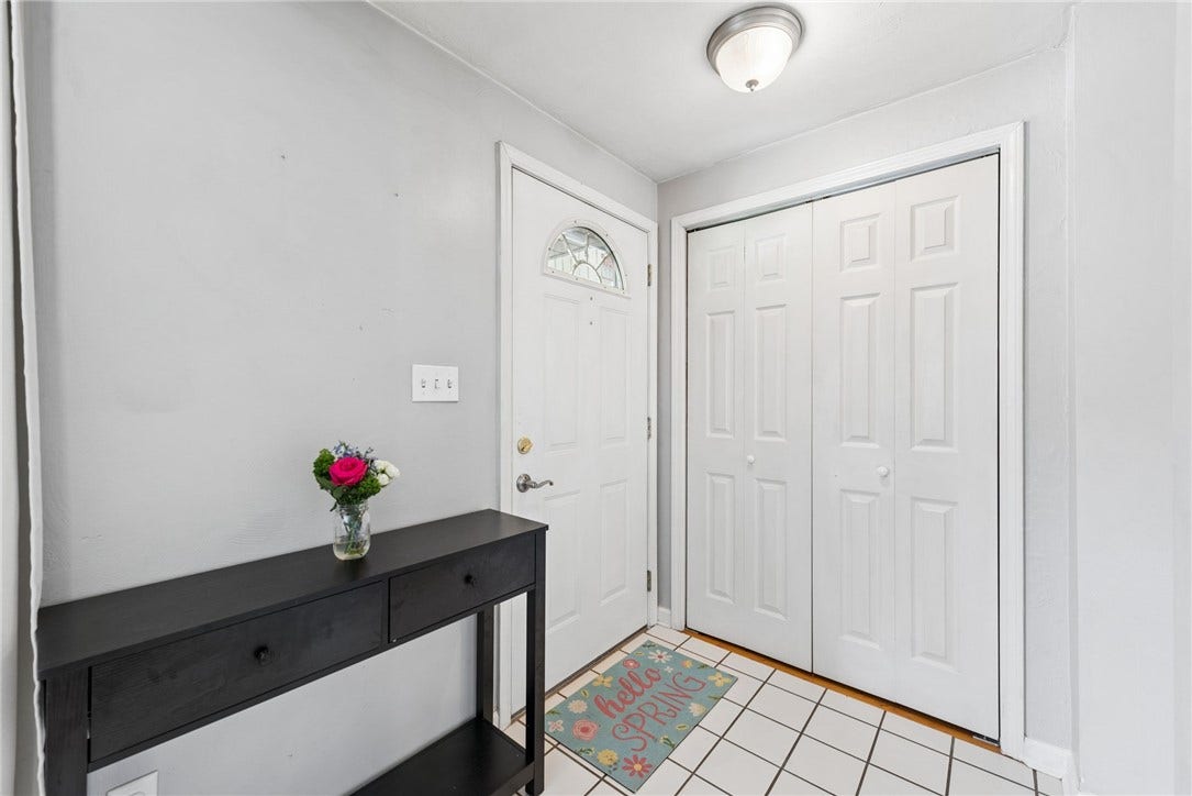 13301 Sylvia Dr, Irwin, PA 15642