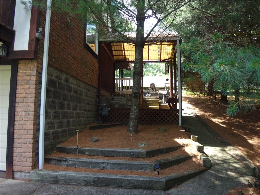 304 Bull Run Road, Brownsville, PA 15417