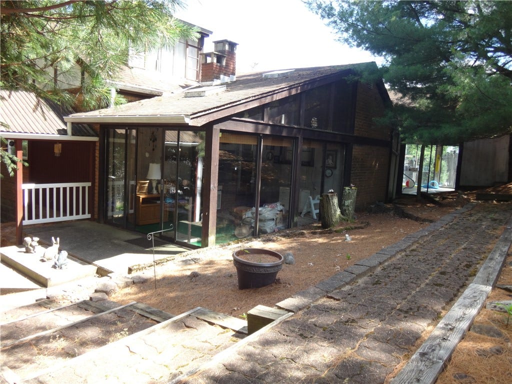 304 Bull Run Road, Brownsville, PA 15417