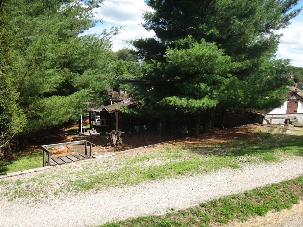 304 Bull Run Road, Brownsville, PA 15417