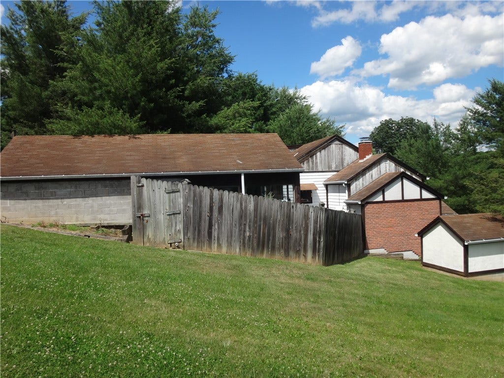 304 Bull Run Road, Brownsville, PA 15417