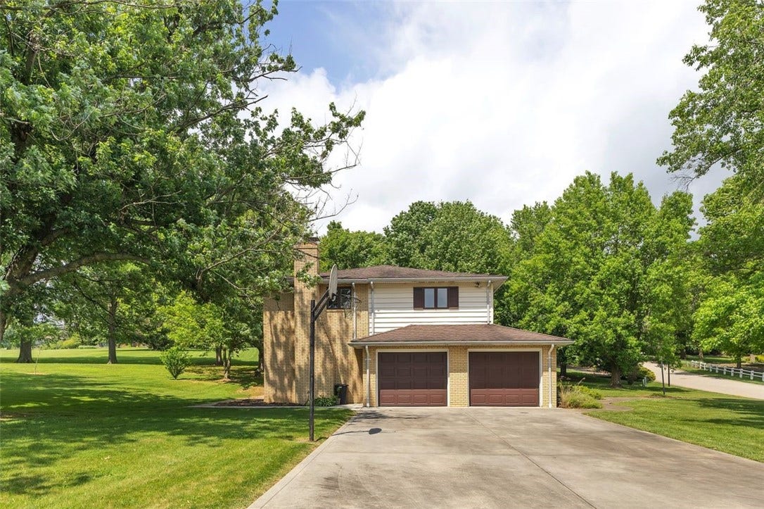 113 Heritage Hills Rd, Uniontown, PA 15401