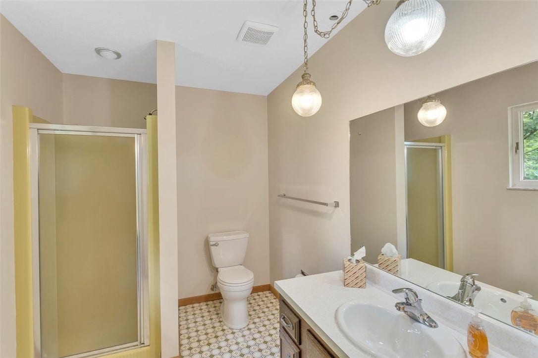 113 Heritage Hills Rd, Uniontown, PA 15401