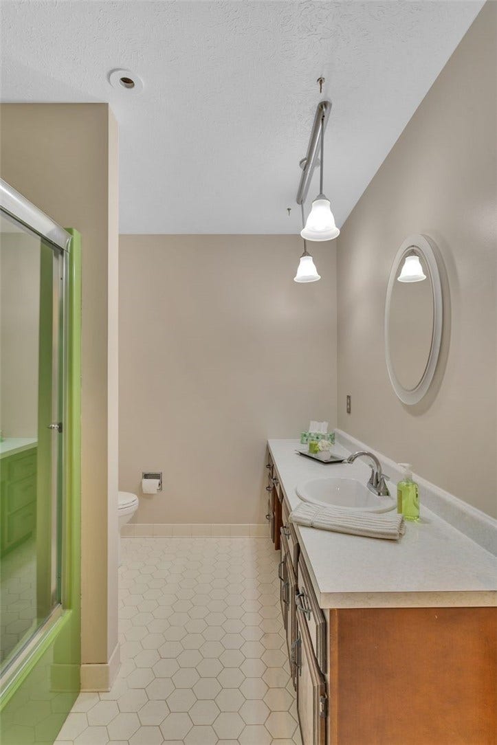 113 Heritage Hills Rd, Uniontown, PA 15401