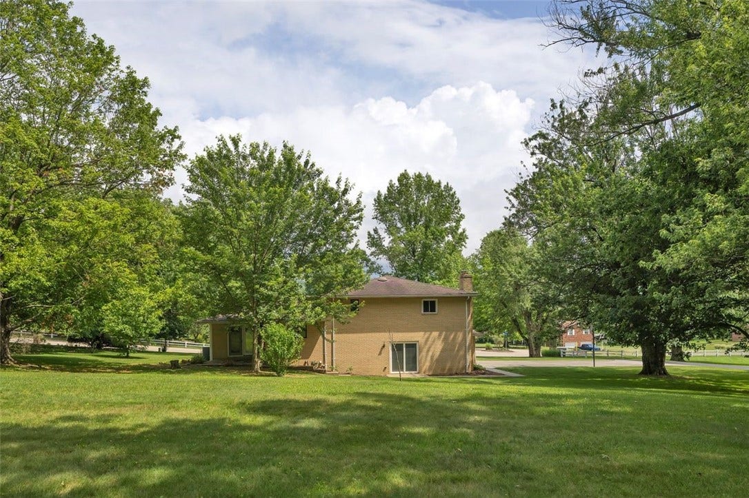 113 Heritage Hills Rd, Uniontown, PA 15401