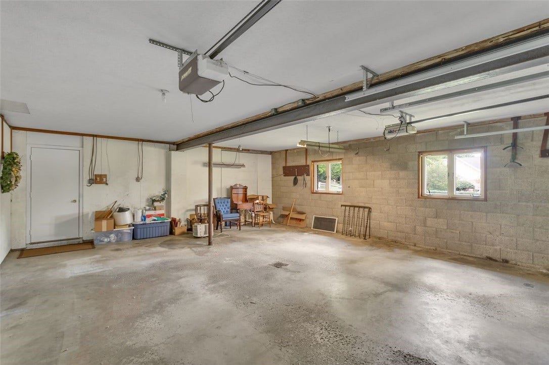 113 Heritage Hills Rd, Uniontown, PA 15401