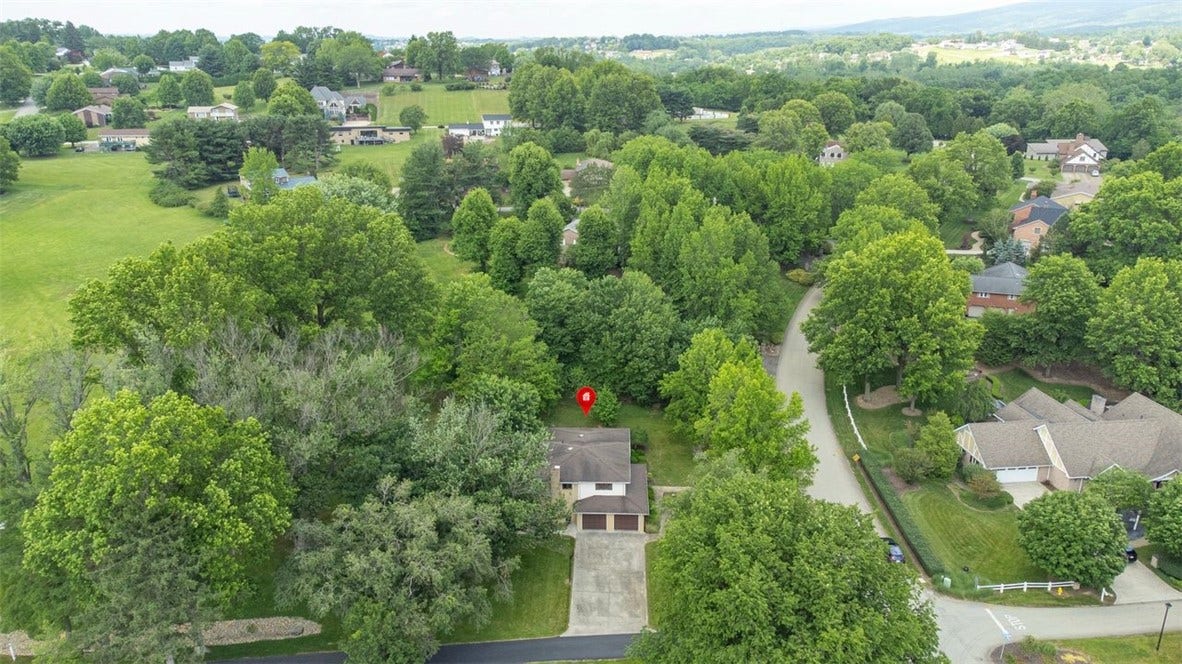 113 Heritage Hills Rd, Uniontown, PA 15401