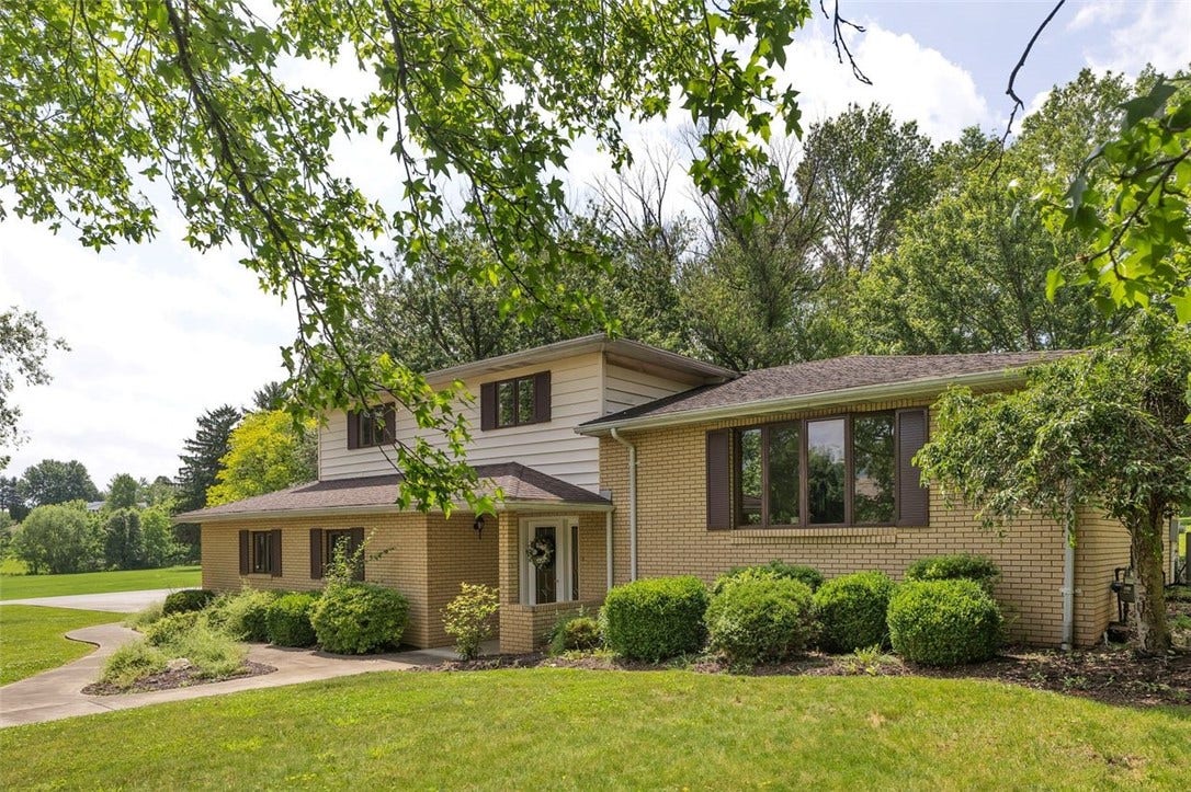113 Heritage Hills Rd, Uniontown, PA 15401