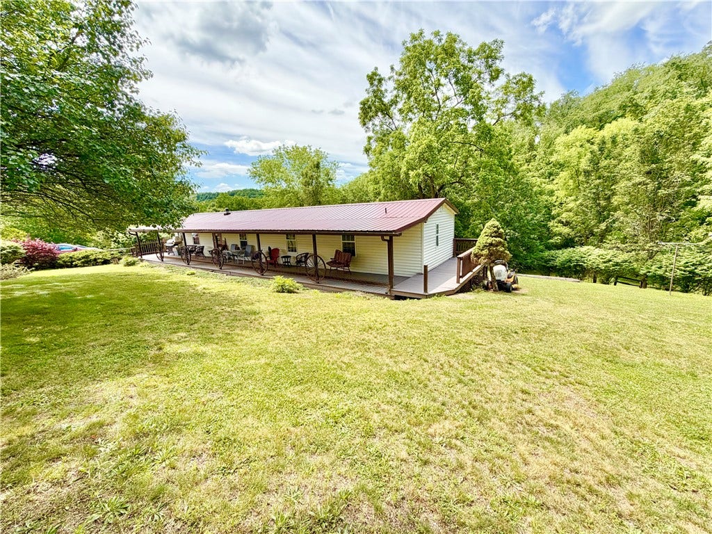 286 Willow Grove Road, Masontown, PA 15461