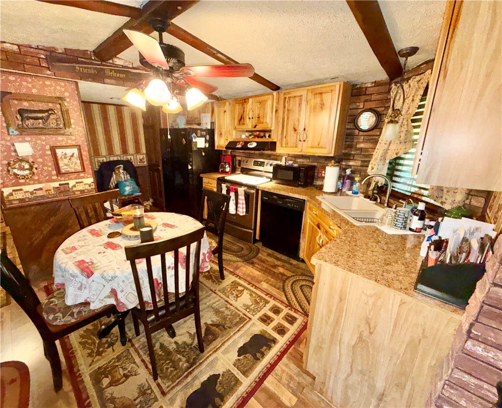 286 Willow Grove Road, Masontown, PA 15461
