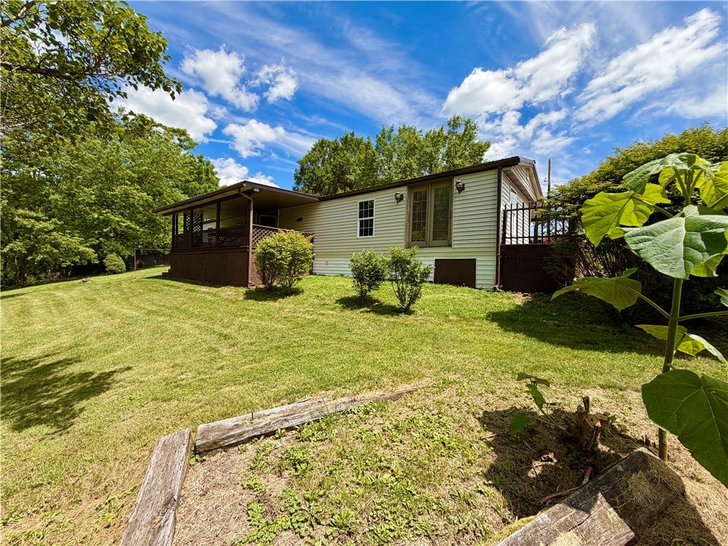 286 Willow Grove Road, Masontown, PA 15461