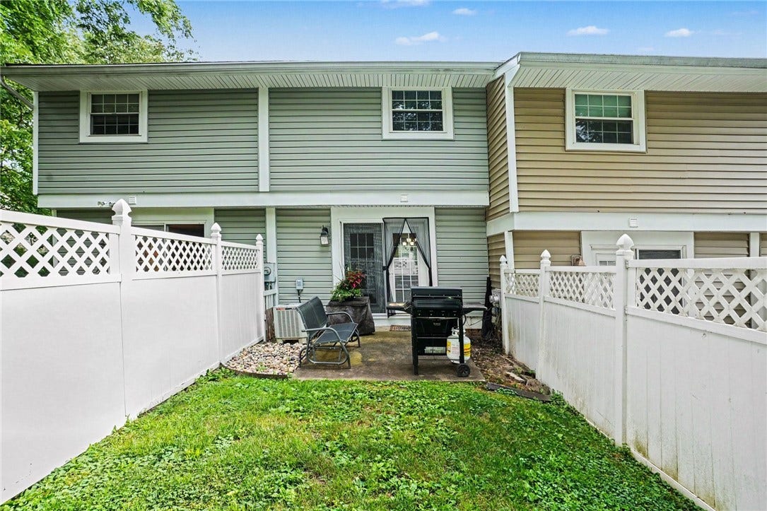 5495 Library Rd, #10, Bethel Park, PA 15102