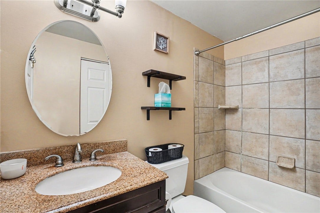 5495 Library Rd, #10, Bethel Park, PA 15102