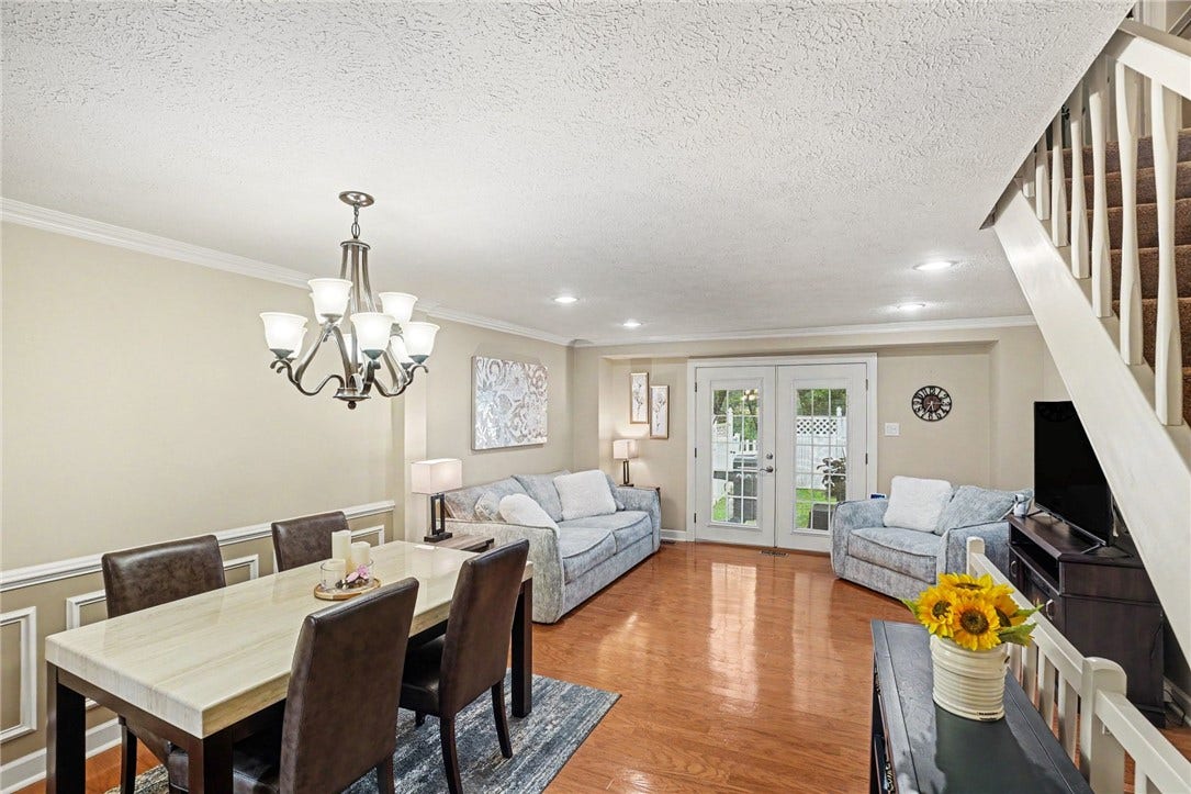 5495 Library Rd, #10, Bethel Park, PA 15102