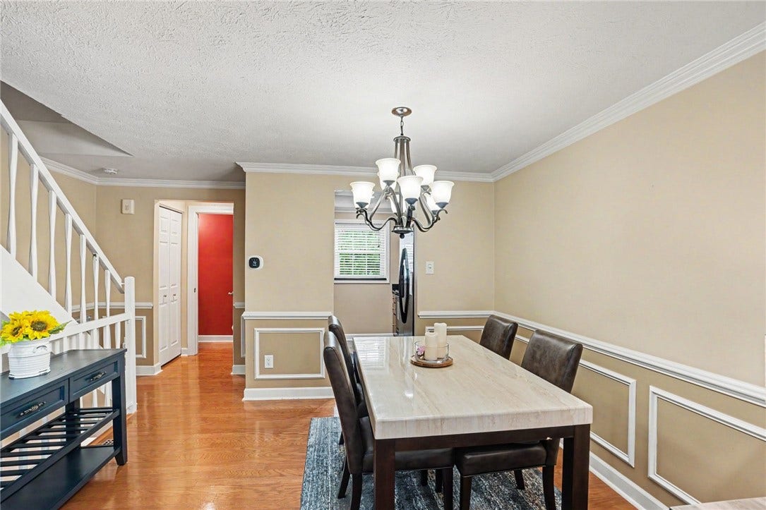 5495 Library Rd, #10, Bethel Park, PA 15102